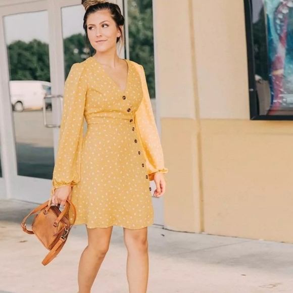 Yellow Floral Button-Down Dress - Picture 3 of 4